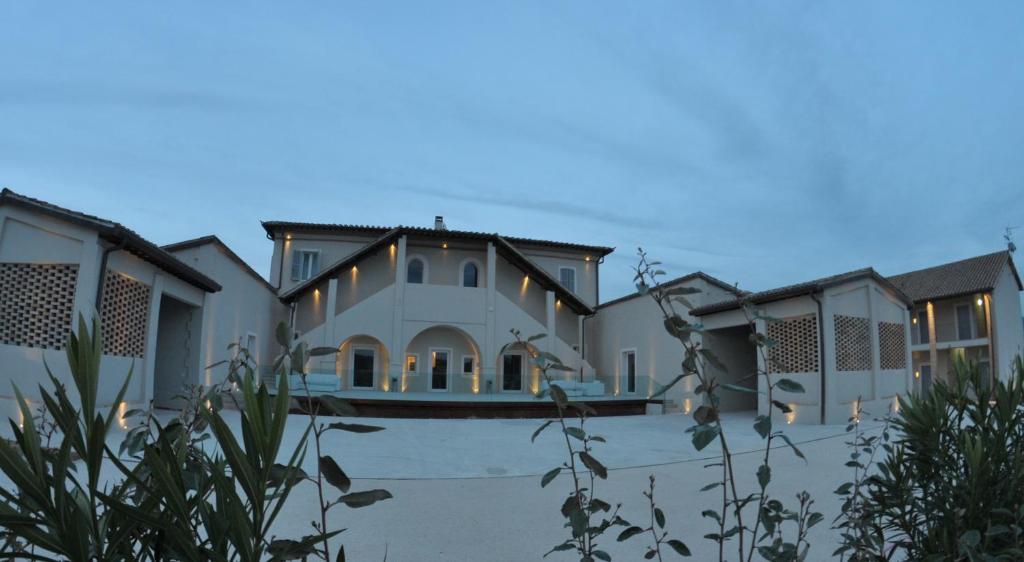 Hotel & Resort Le Colombare Foligno Exterior photo