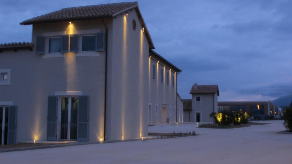 Hotel & Resort Le Colombare Foligno Exterior photo