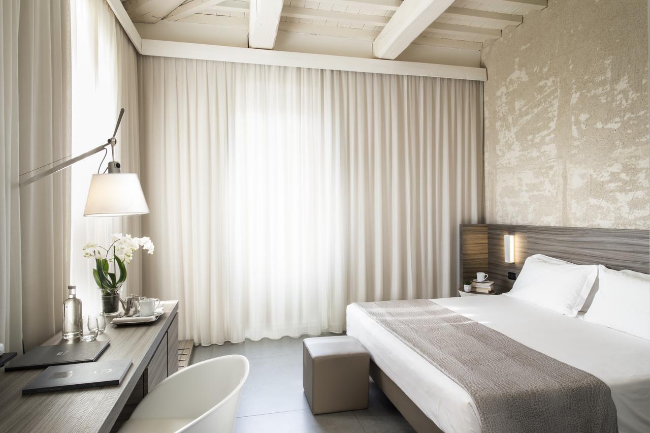 Hotel & Resort Le Colombare Foligno Exterior photo