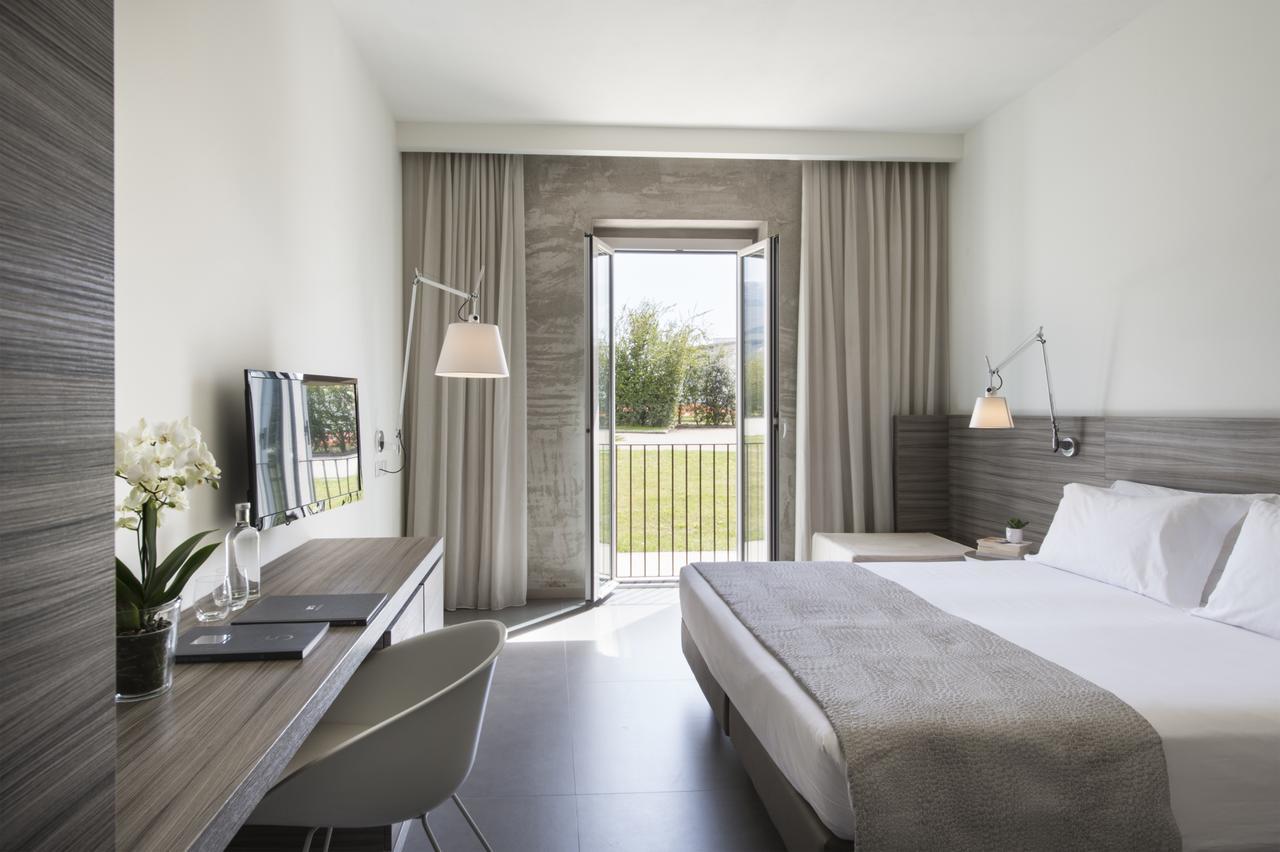 Hotel & Resort Le Colombare Foligno Exterior photo